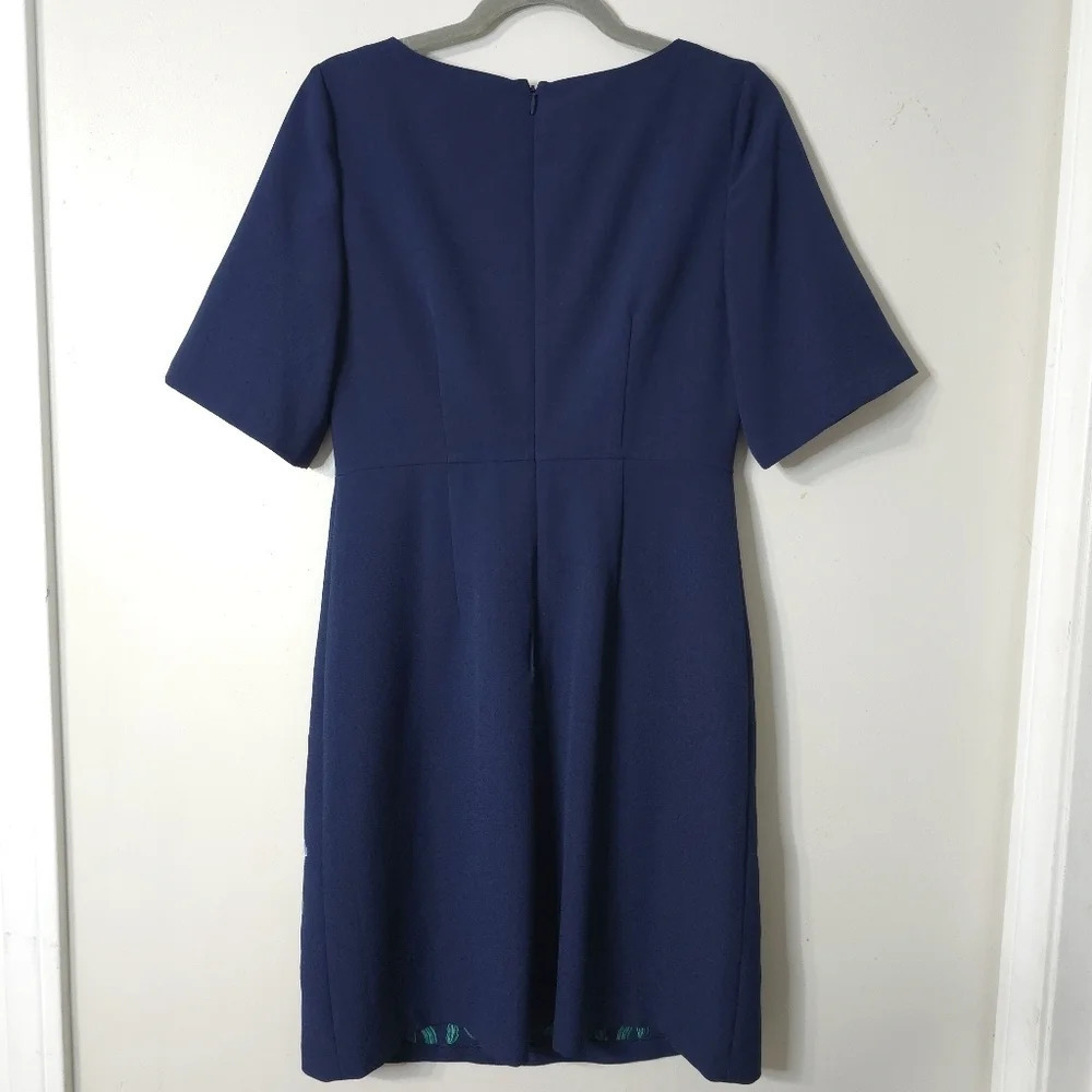ADRIANNA PAPELL Nwot Short Sleeve Sheath Dress w/ Embroidered Flowers, Size 8 - Picture 6 of 15
